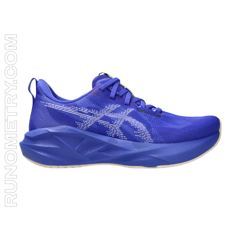 ASICS Novablast 5, pohled z boku, Modrá