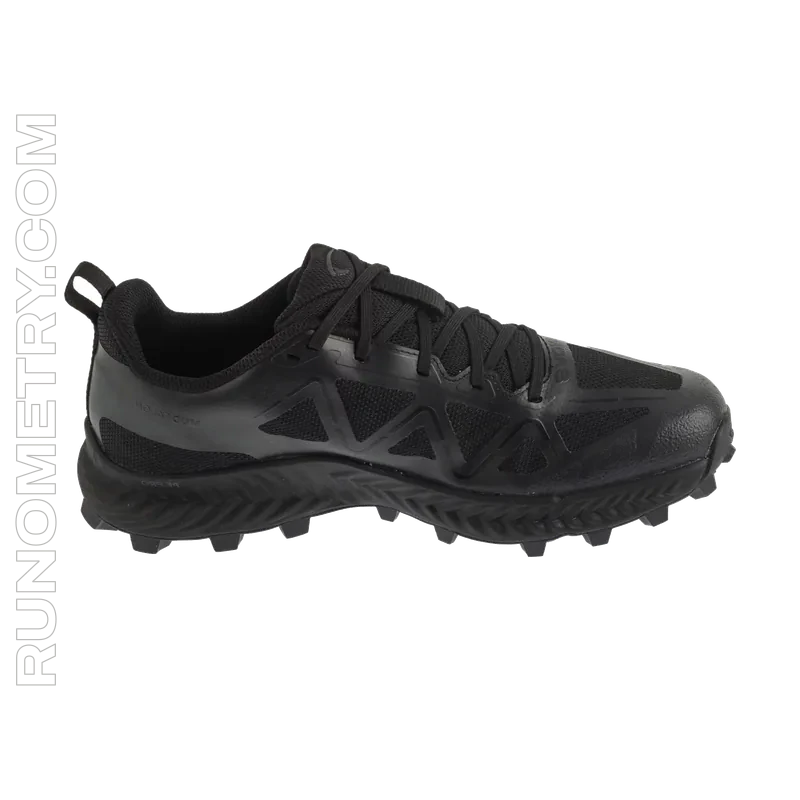Inov8 Mudtalon, pohled z boku, Černá