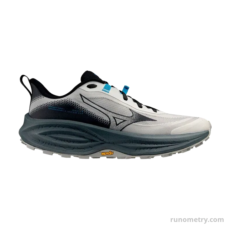 Mizuno Neo Daichi 10, side view