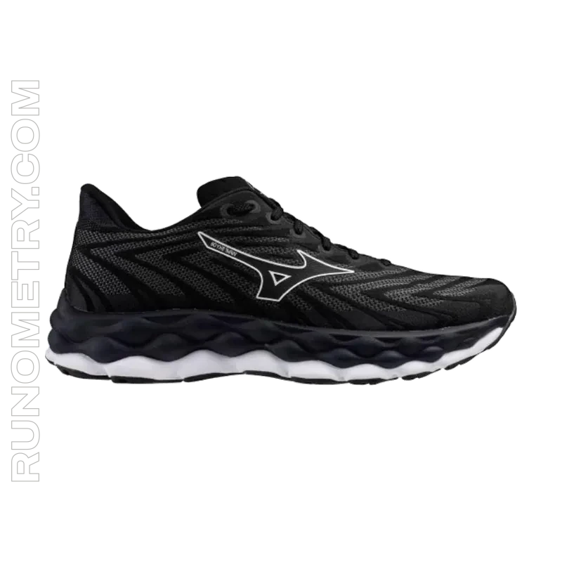 Mizuno Wave Sky 8, pohled z boku, Černá