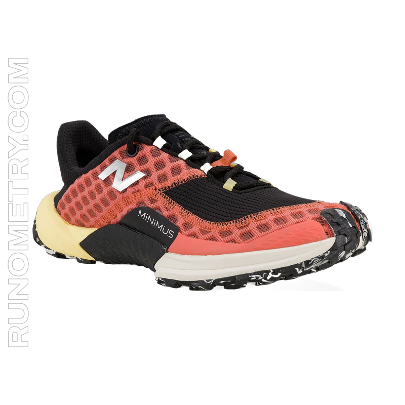 New Balance Minimus Trail, vista lateral, Preto