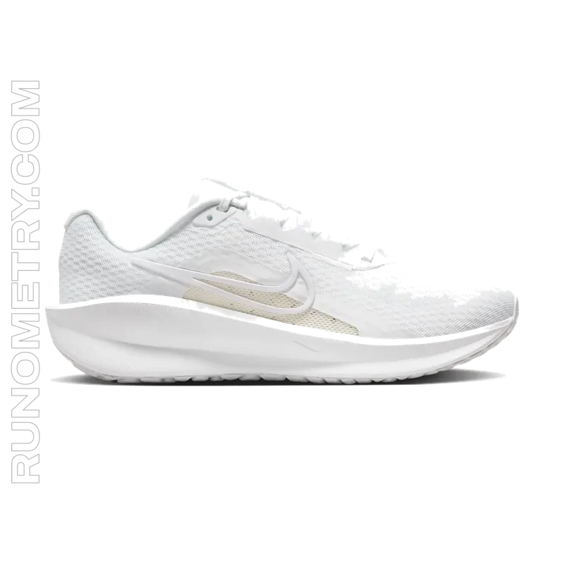 Nike Downshifter 13, pohled z boku