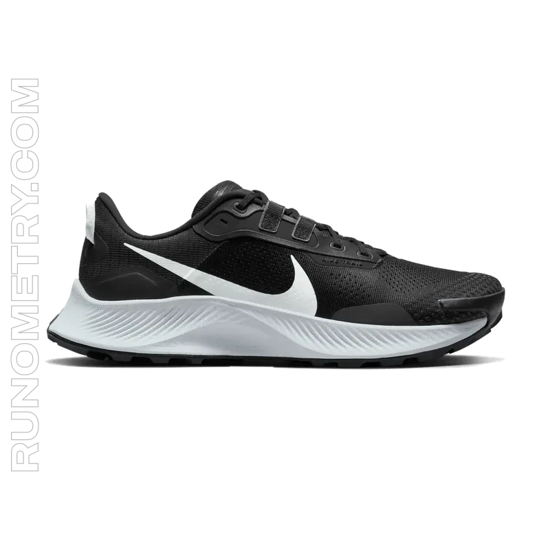 Nike Pegasus Trail 3, pohled z boku, Černá