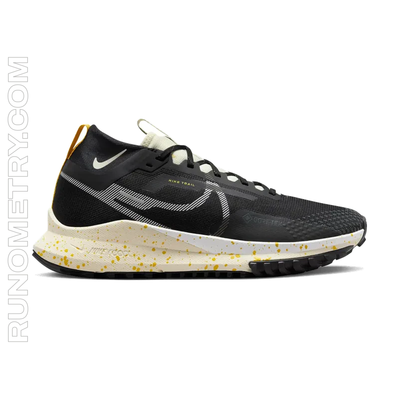 Nike Pegasus Trail 4, widok z boku