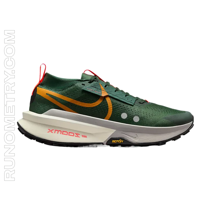 Nike Zegama 2, widok z boku, Czarny