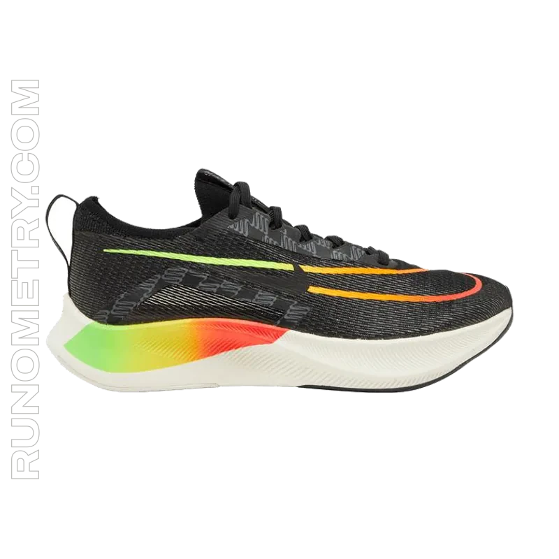 Nike Zoom Fly 4, pohled z boku, Černá