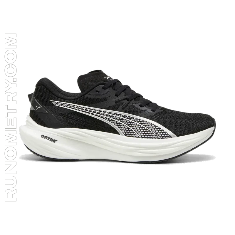 Puma Deviate NITRO 3, widok z boku, Czarny