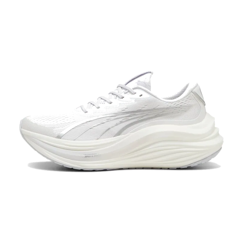 Puma MagMax NITRO, side view