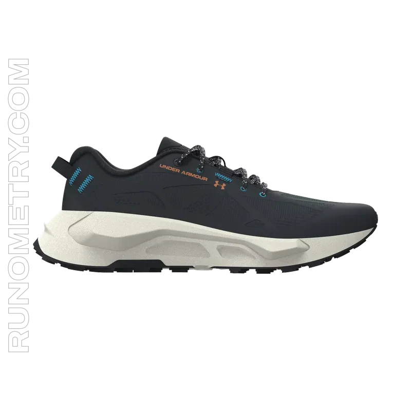 Under Armour Bandit 4, pohled z boku, Černá